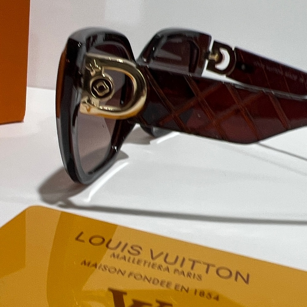 Louis Vuitton Brown Gradient Cat-Eye Sunglasses with Subtle Tortoiseshell - Picture 4 of 9